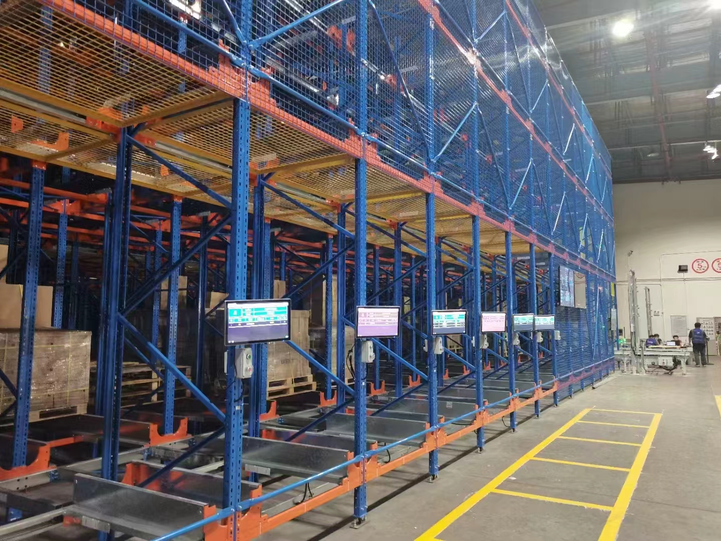 四向車(chē)自動(dòng)化倉(cāng)庫(kù):智能倉(cāng)儲(chǔ)的柔性解決方案